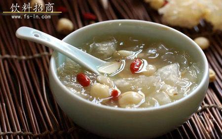 银耳莲子汤.jpg